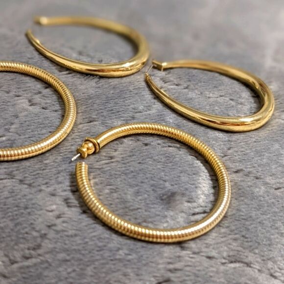 Vintage Classic Style Goldtone Hoop Earrings - 2 Pairs - Picture 6 of 7